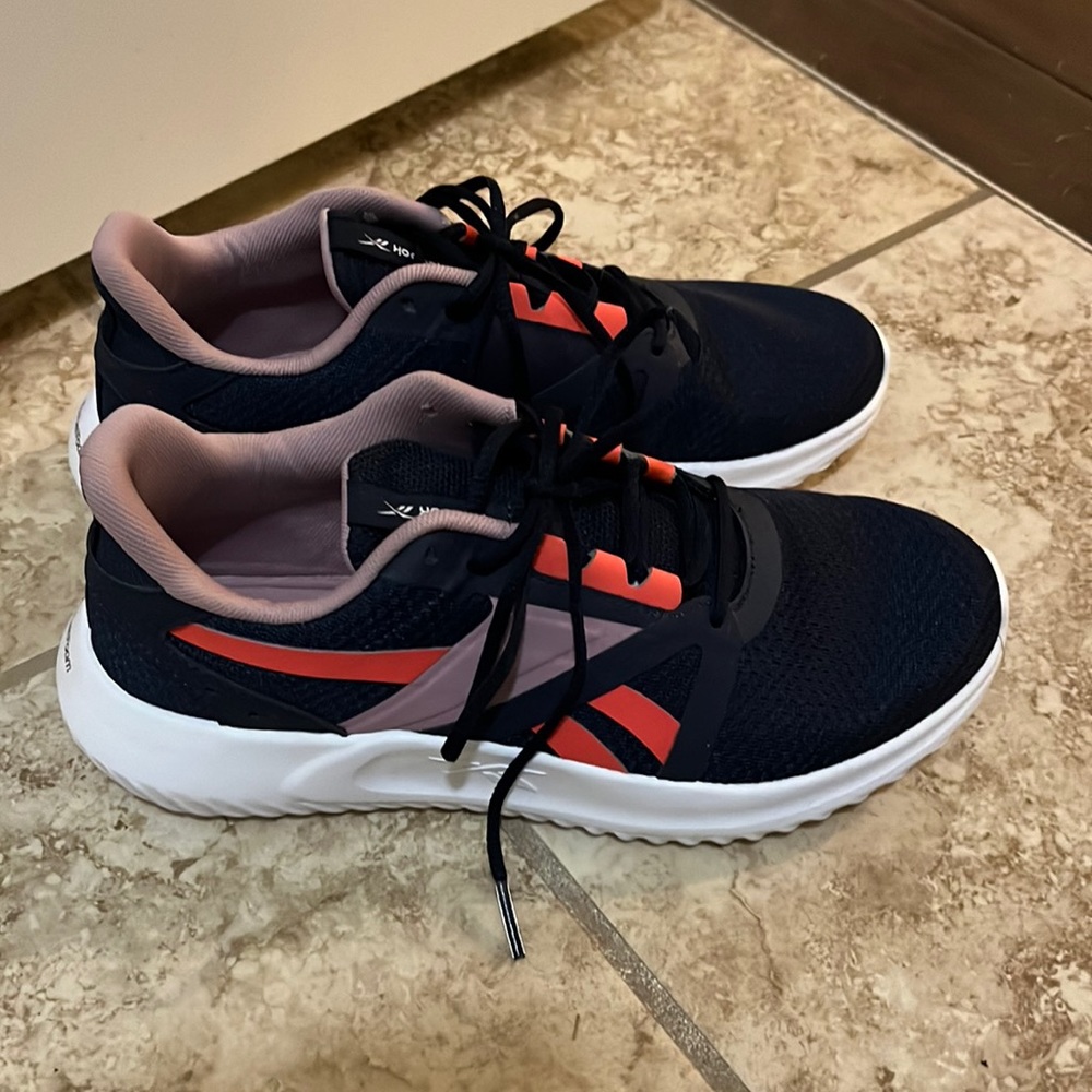 Reebok memory tech sneakers